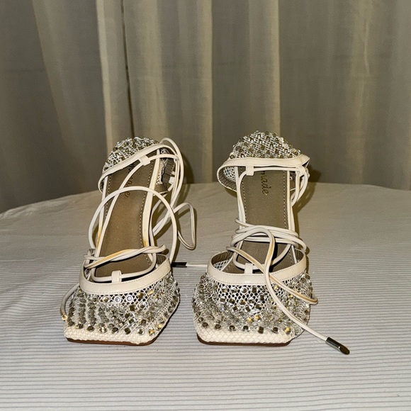 Shoes - Elegant White Lace-Up Women's Heels